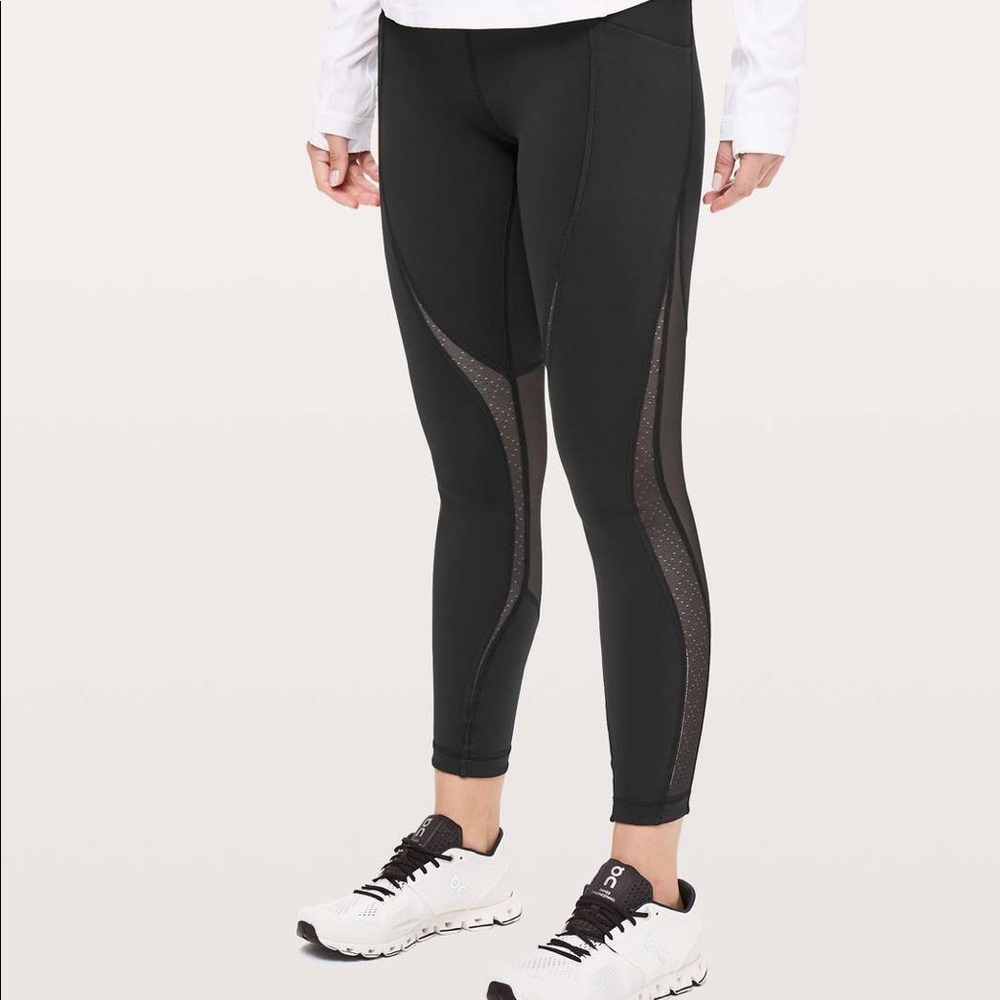 NWT Lululemon Run Smoothly 25” mesh leggings